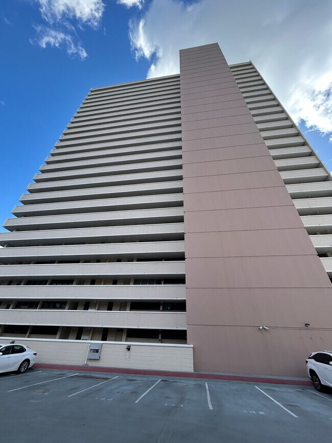 Building Photo - Kahala Towers