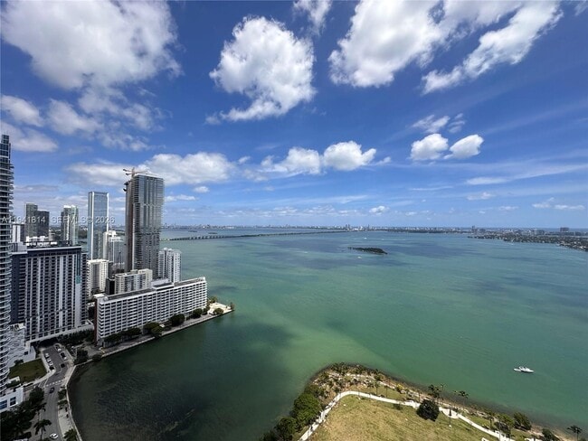 Building Photo - 1900 N Bayshore Dr