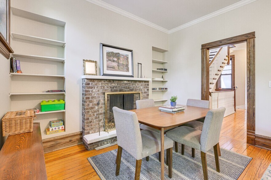 Building Photo - 5429 S Blackstone Ave