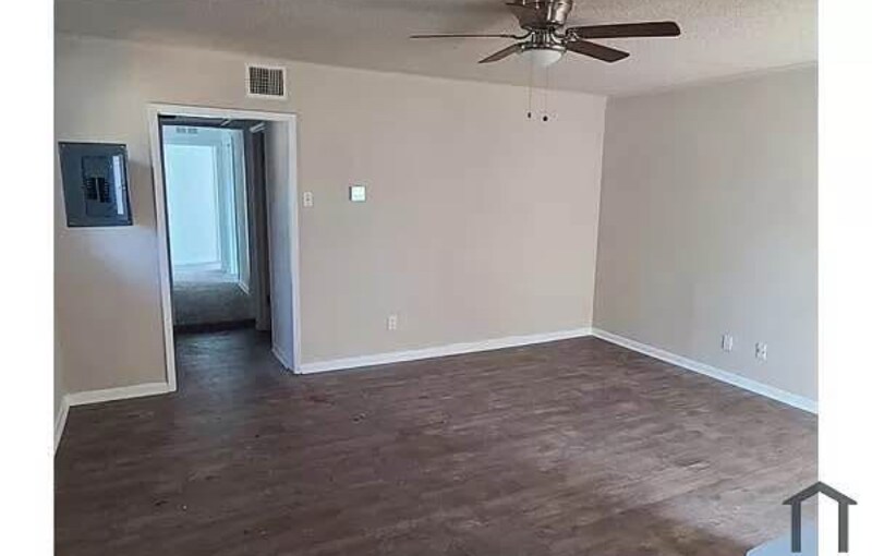 Building Photo - 618 Marchmont Ln