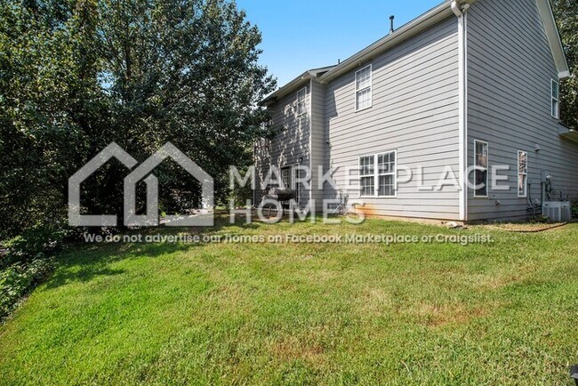 Building Photo - 5035 Villas Terrace