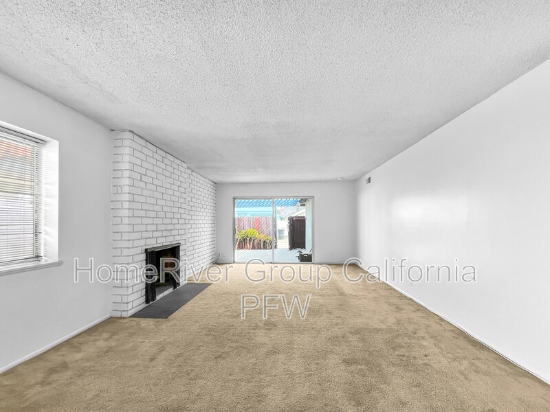 Building Photo - 5060 Sealane Way