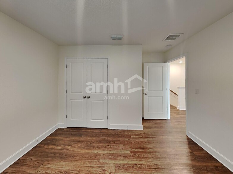 Building Photo - 1847 Silver Point