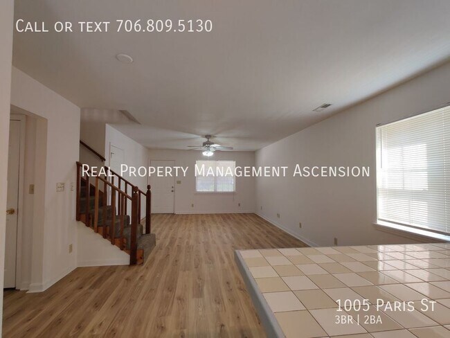 Building Photo - 1005 Paris St