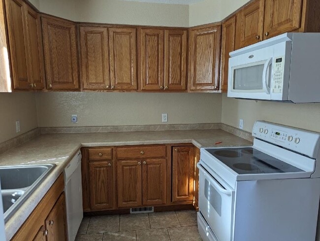 Building Photo - 22659 Old Hwy 169