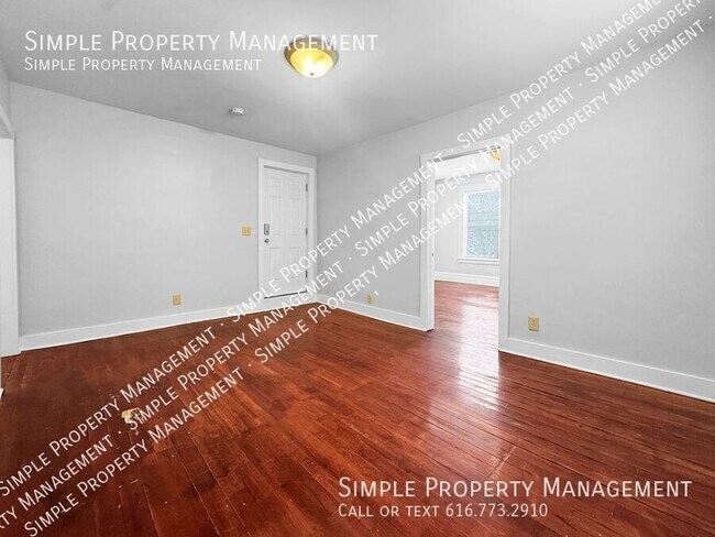 Building Photo - 1008 Baxter St SE