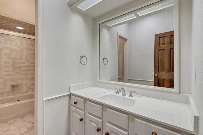 Building Photo - 4075 St Croix Dr