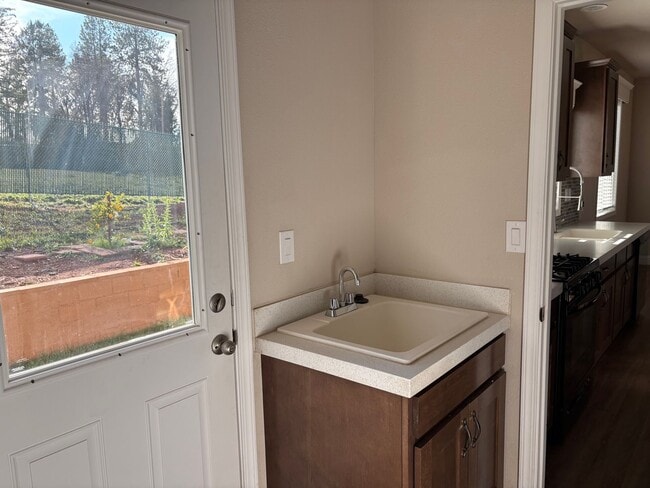 Building Photo - 7045 Molokai Dr