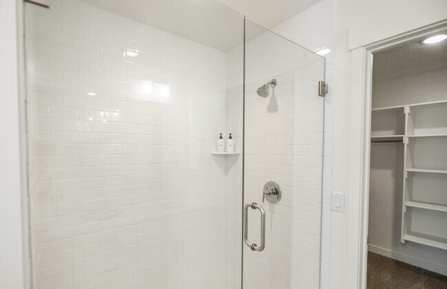 Building Photo - 408 S 680 E