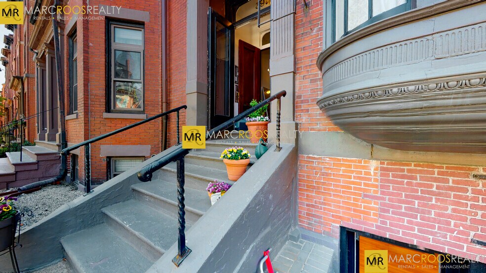 Building Photo - 398 Beacon St
