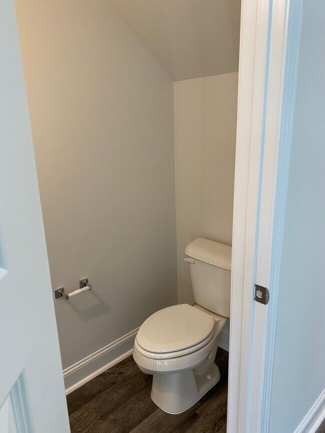 Half bath- down stairs - 78 Horizon Ln