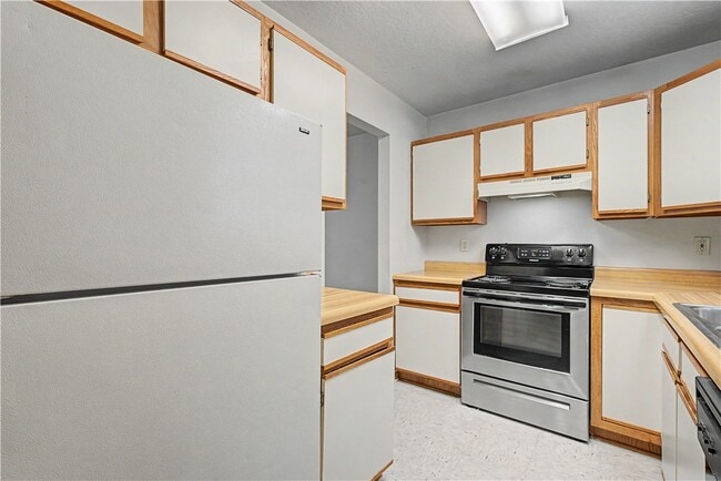 Building Photo - 1366 E Sequoyah Ct