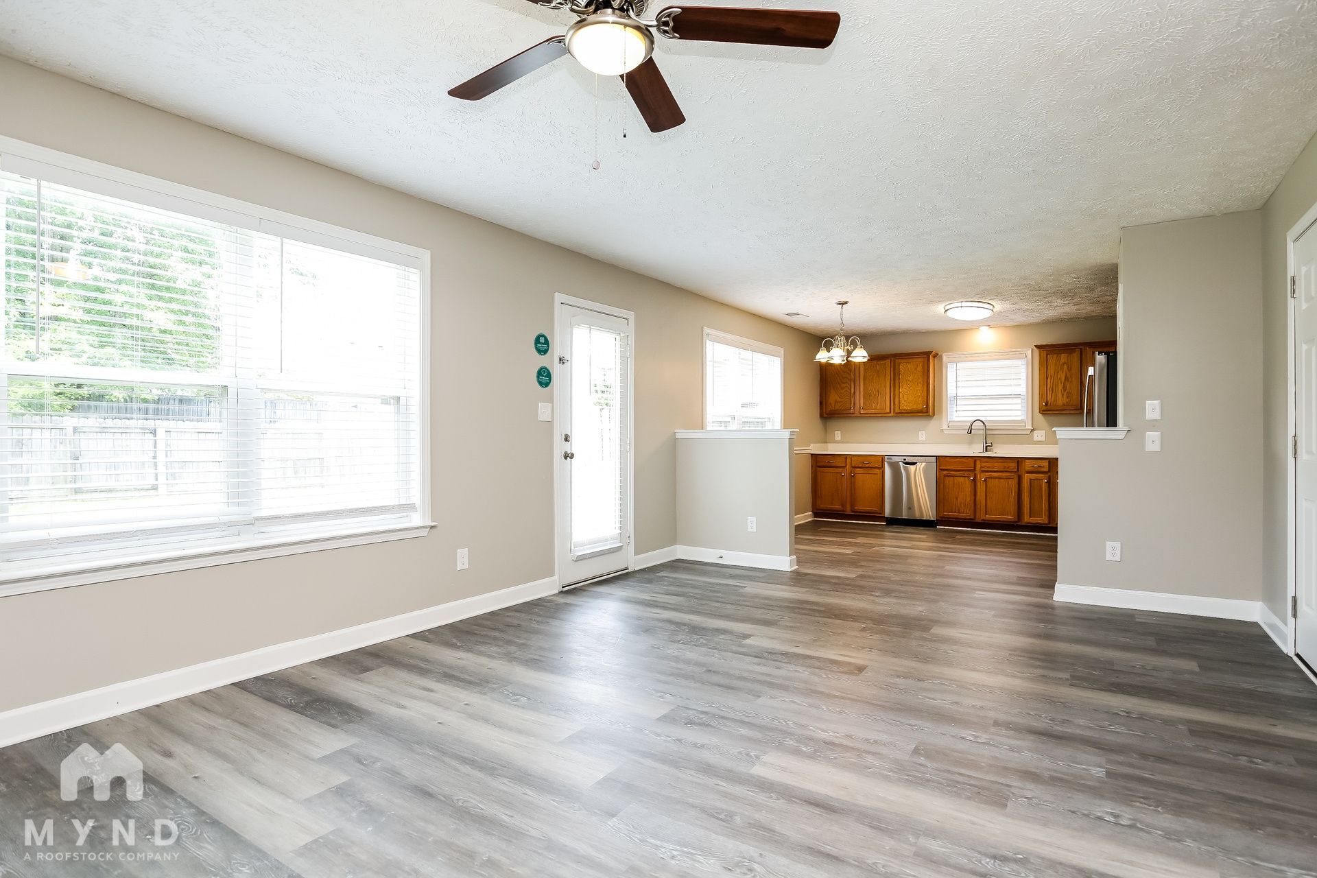 Building Photo - 1634 Beaconcrest Cir