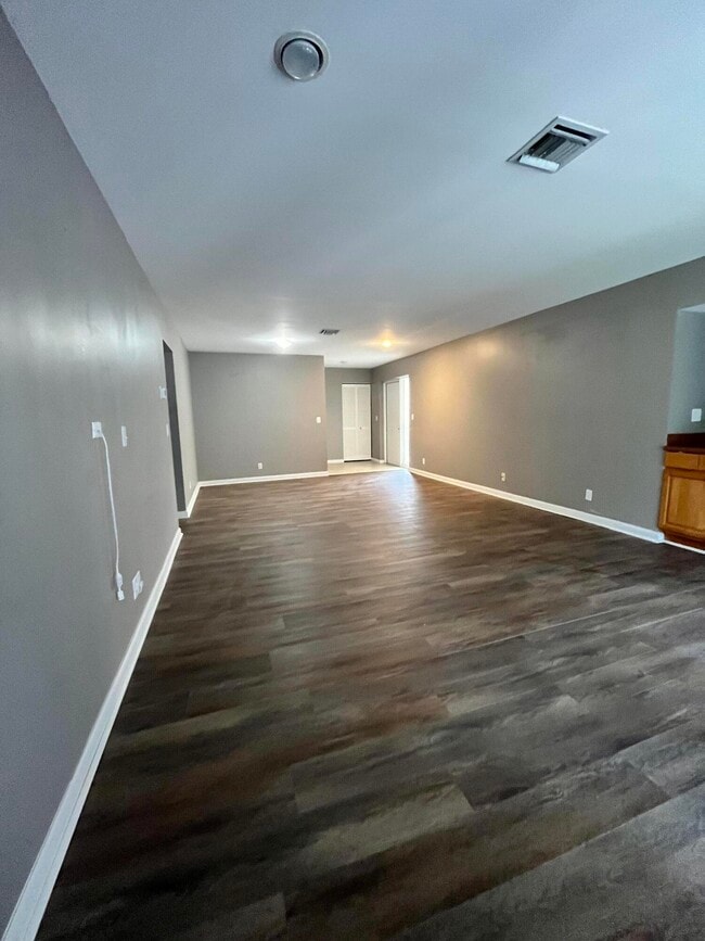 Building Photo - 1700 Presidential Way