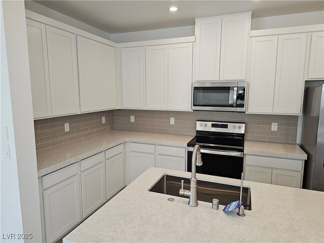 Building Photo - 187 Vanhoy Ave