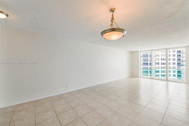 Building Photo - 3001 S Ocean Dr