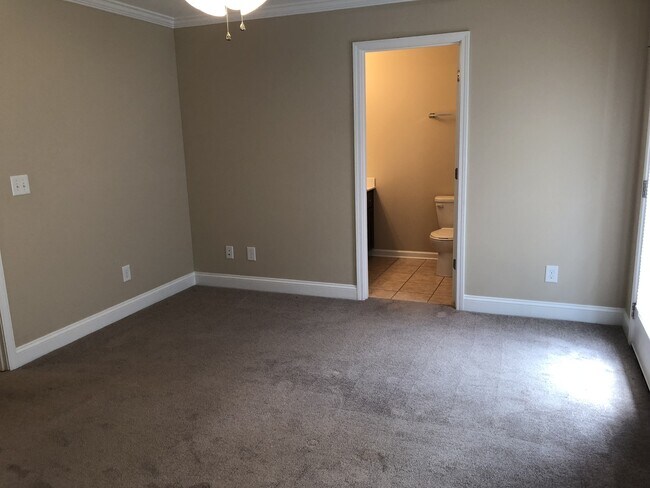 Building Photo - Available to show! **MOVE-IN Special $250 off the 1st full month's rent.**