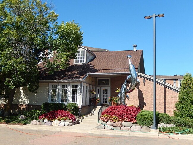 Building Photo - 1744 Eastwood Ct