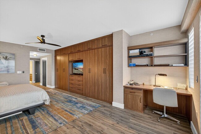 Building Photo - 155 S Ocean Ave