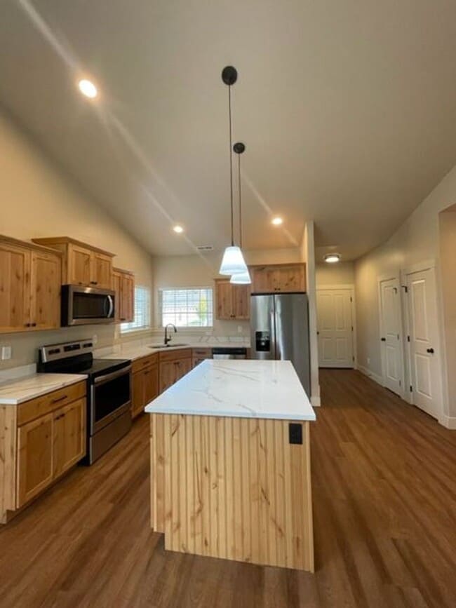 Building Photo - 292 W Nicklaus Ave
