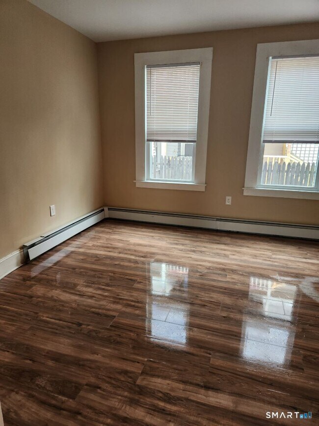 Building Photo - 368 Migeon Ave