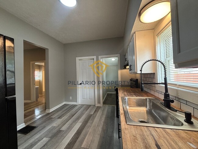 Building Photo - 3-Bedroom Home Near Newfields Available NOW!