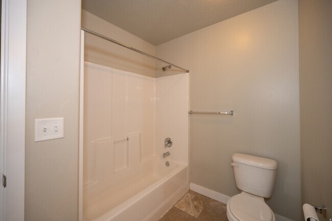 Building Photo - 4088 E Oakland Hills Dr