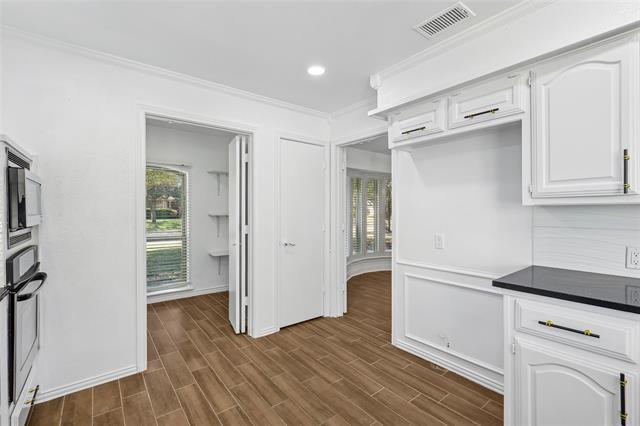 Building Photo - 6300 Topaz Way