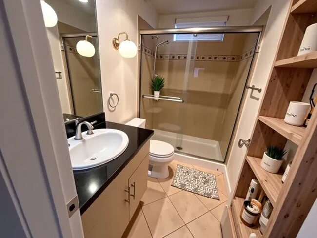 Building Photo - Spacious 2 Bedroom, 2 Bathroom, Canoga Par...