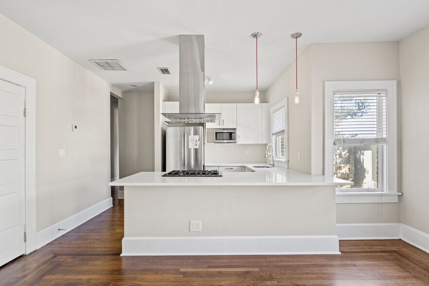 Building Photo - 1334 N Laura St