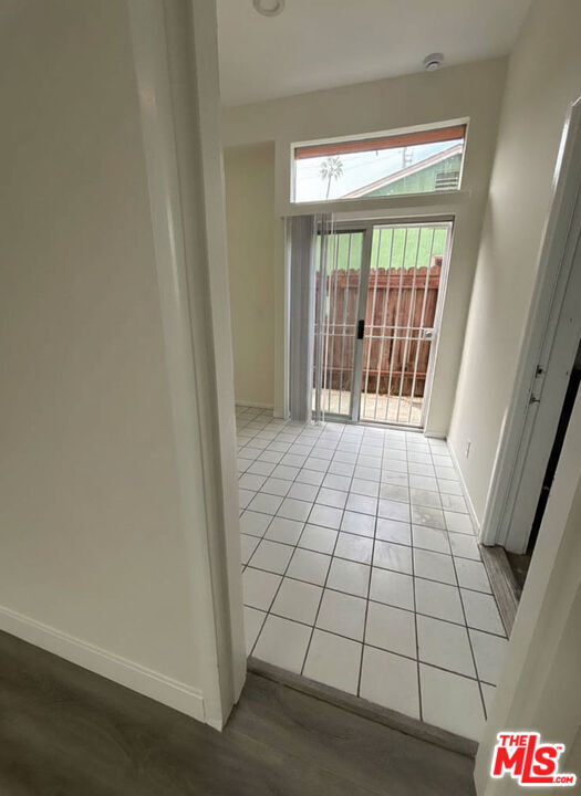 Building Photo - 915 Broadway St