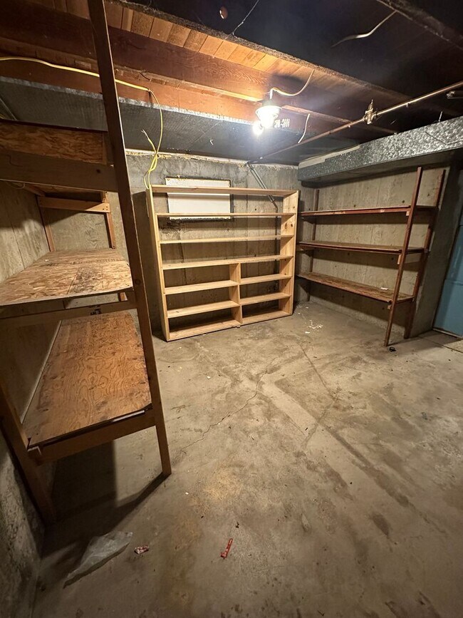 Building Photo - 646 S Coleman St