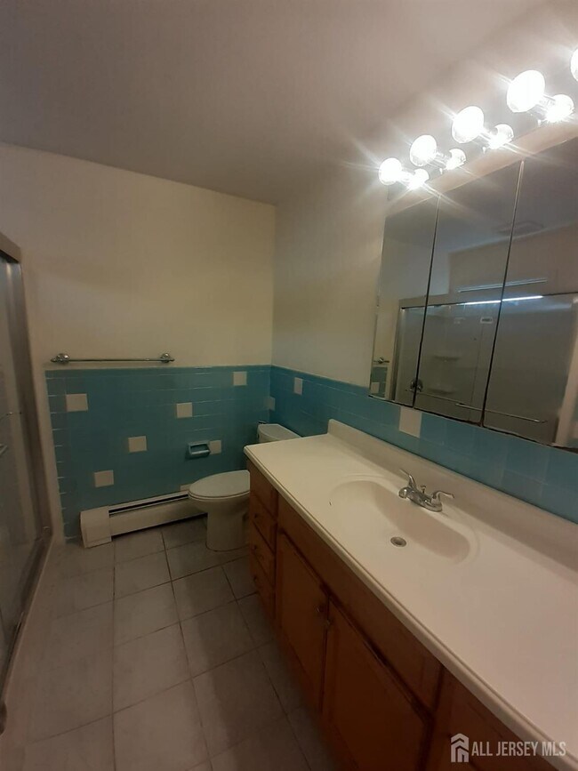 Building Photo - 1776 Oak Tree Rd