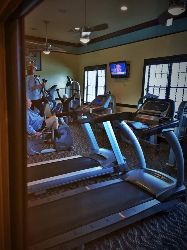 Building Photo - 4905 Midtown Ln