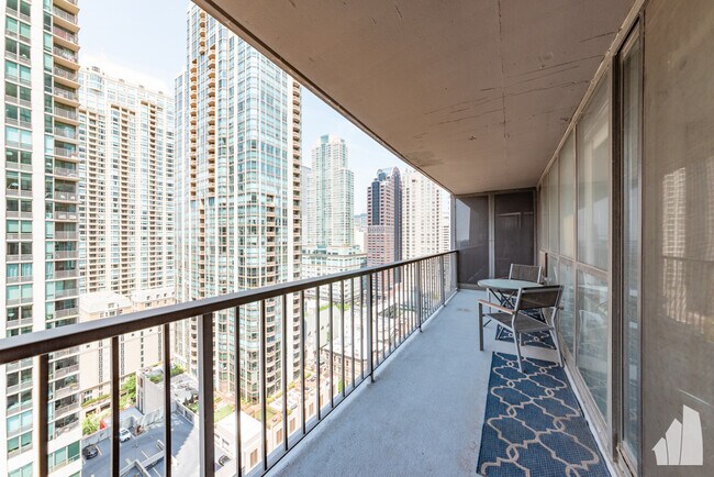 Building Photo - 10 E Ontario St