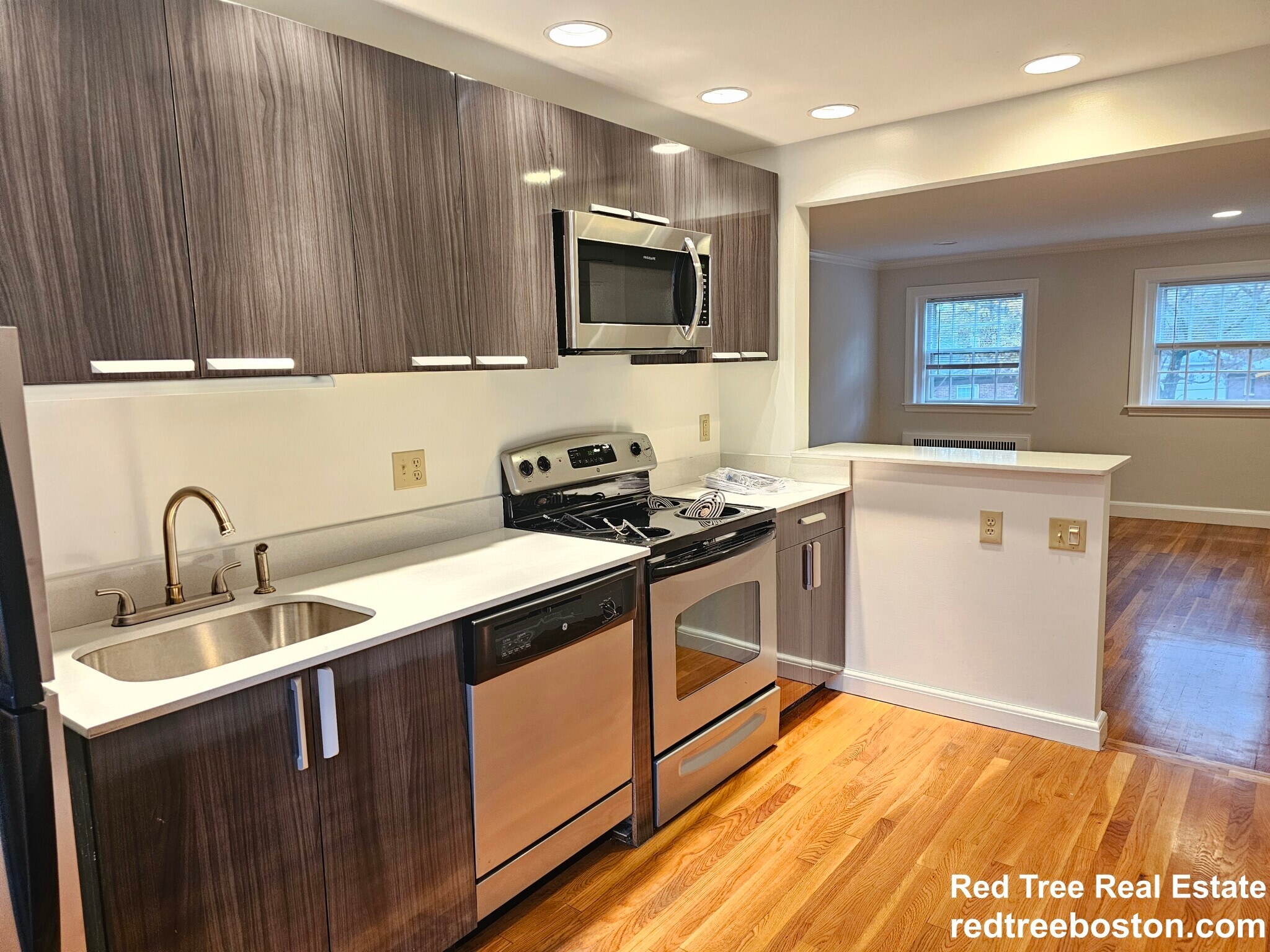 Building Photo - 67 Wyman St