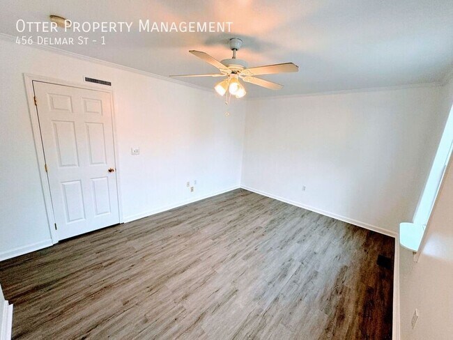 Building Photo - 456 Delmar St