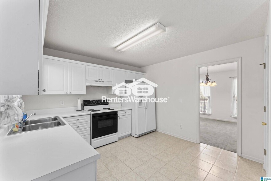 Building Photo - 3042 Wood Cir