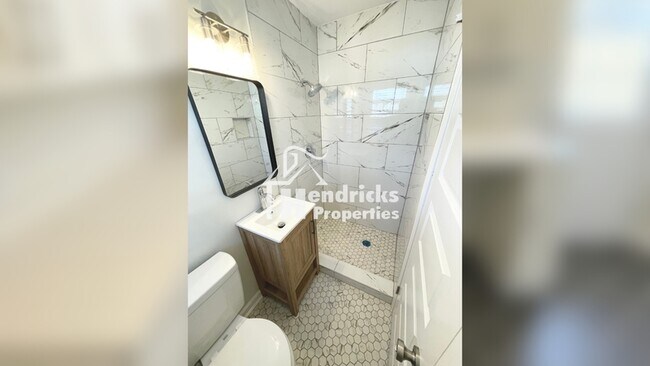 Building Photo - 1500 Ivy Rd