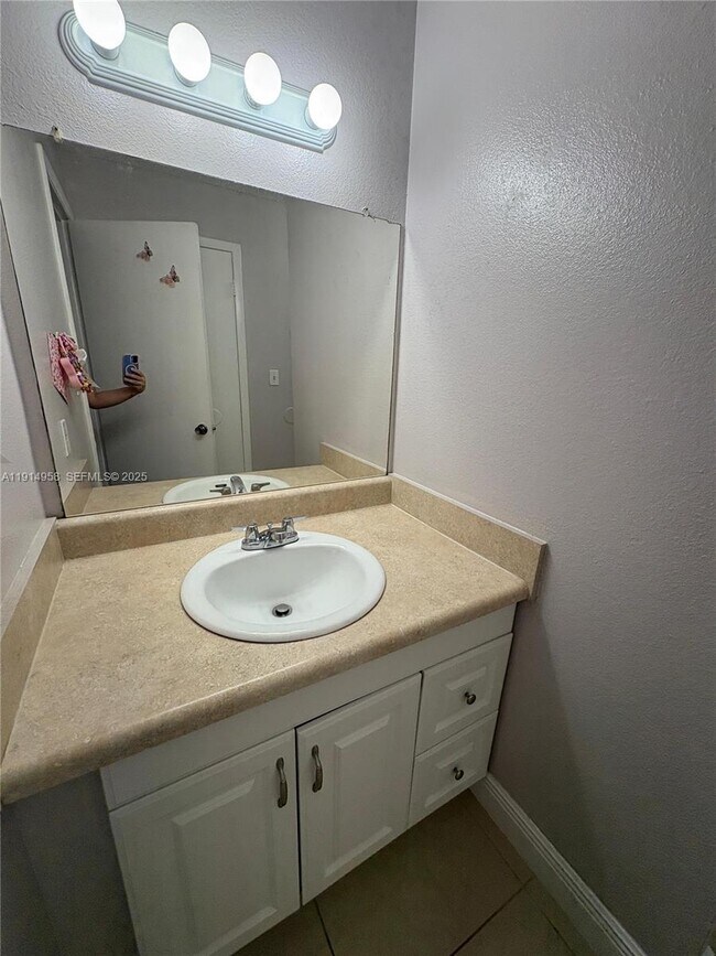 Building Photo - 15661 SW 104th Terrace