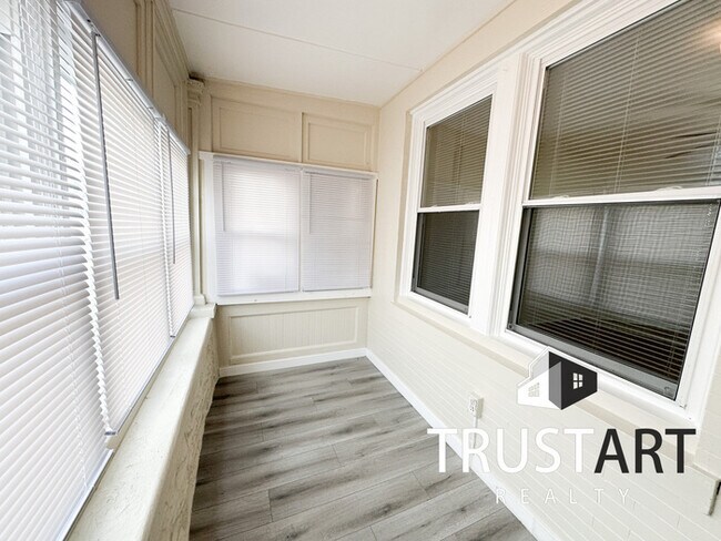 Building Photo - 3 bedroom House in Olney Oaklane, Philadel...