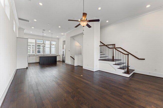 Building Photo - 9635 Riddlewood Ln