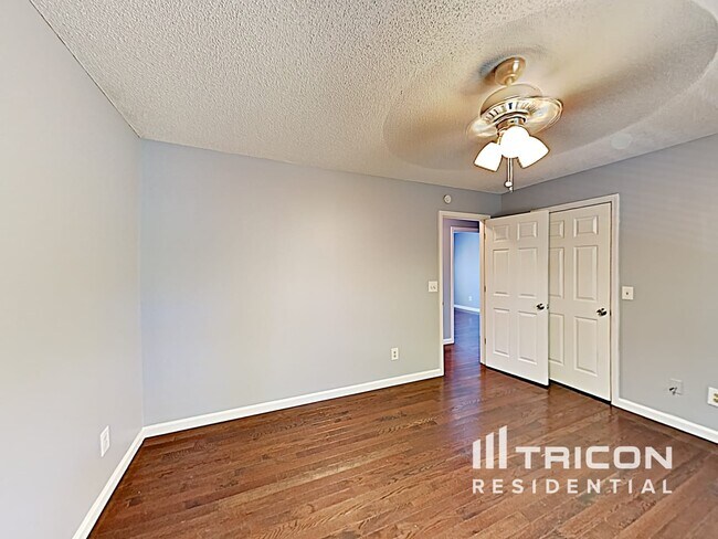 Building Photo - 203 Brookside Dr