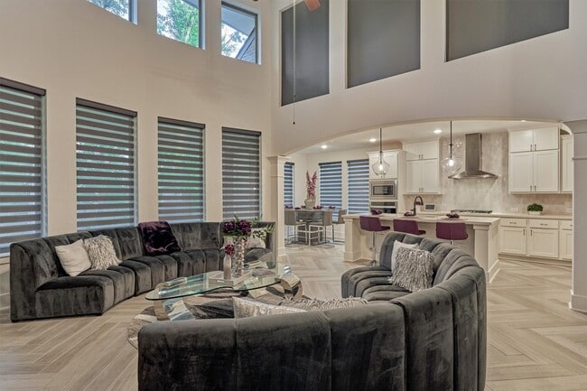 Building Photo - 407 Tulip Tree Ct
