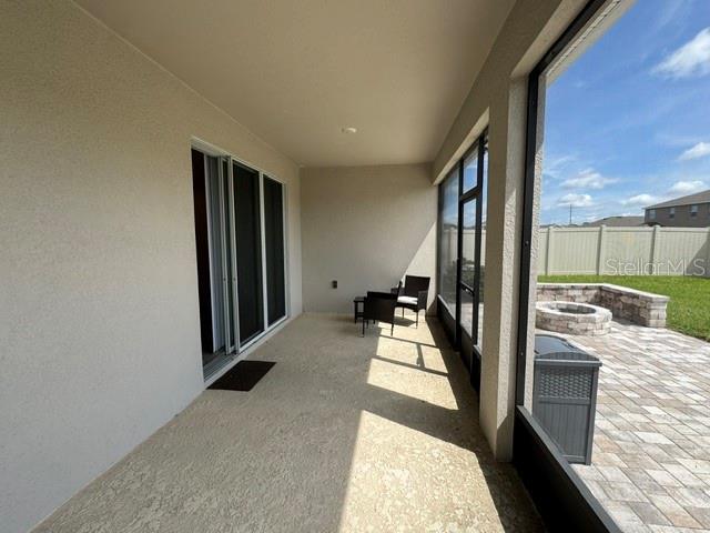 Building Photo - 8899 SW 50th Ave