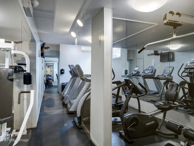 Building Photo - 1550 N Lake Shore Dr