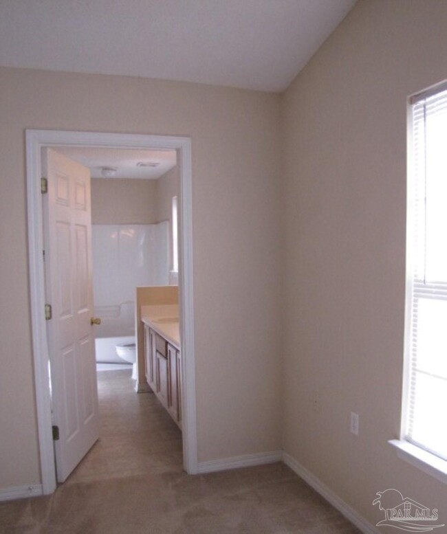 Building Photo - 116 Wildflower Ln