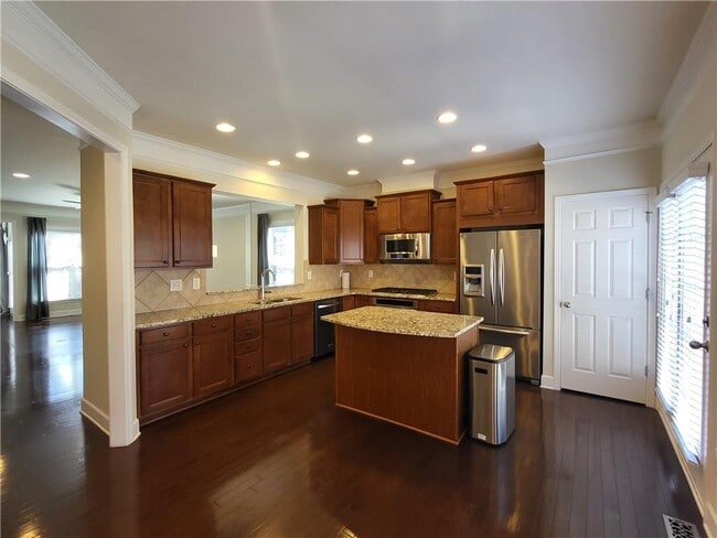 Building Photo - 2428 Hadlow Ln