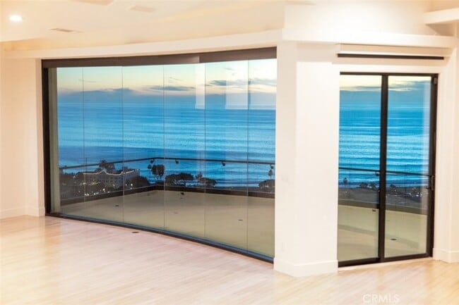Building Photo - 648 Mystic View