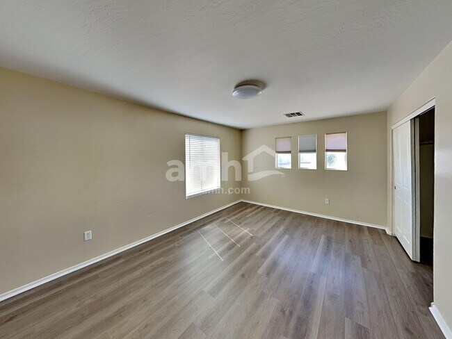 Building Photo - 6803 S 41st Ln